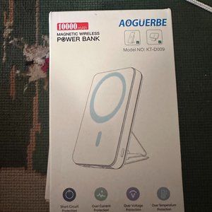 AOGUERBE Magnetic Wireless Portable Charger, 10000mAh Wireless Power Bank PD